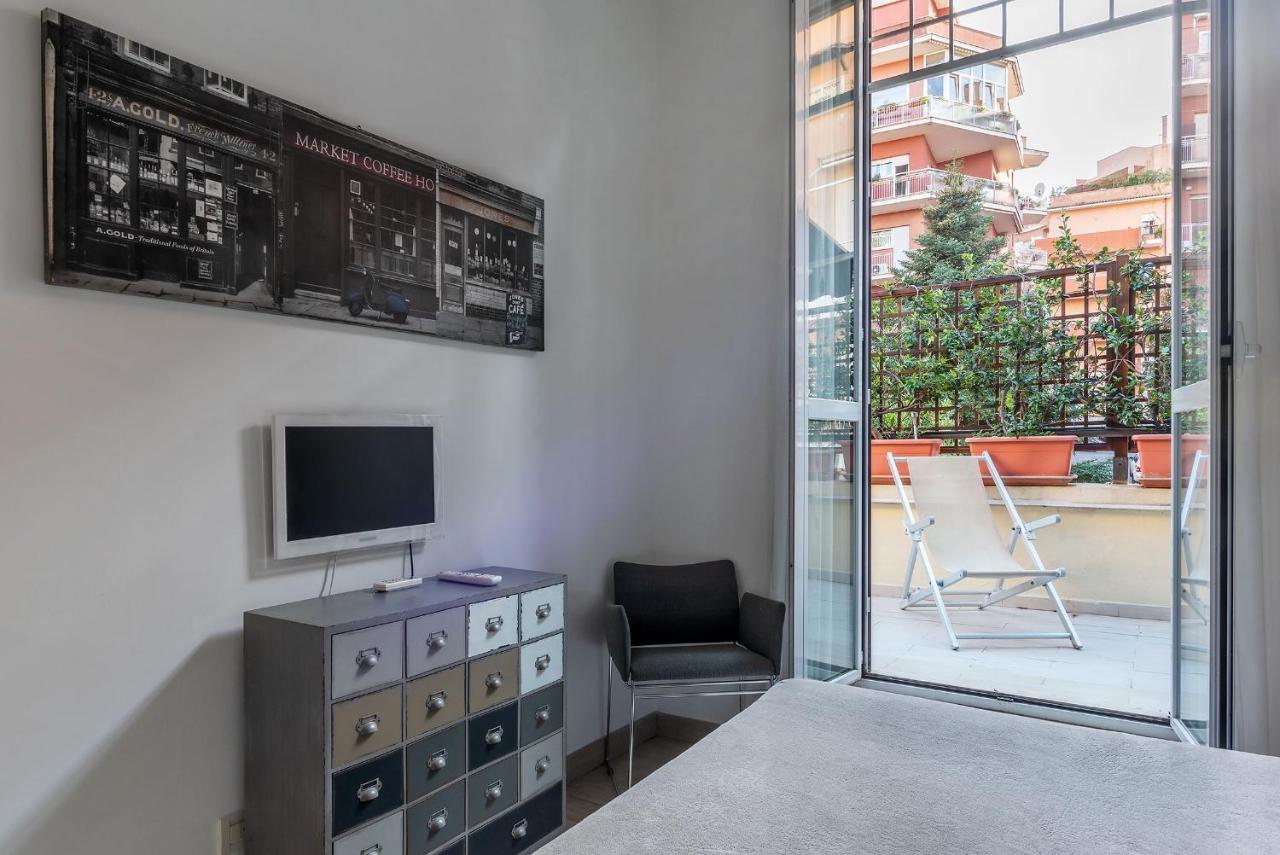 רומא Penthouse Apartment With Terrace Close To Vatican מראה חיצוני תמונה